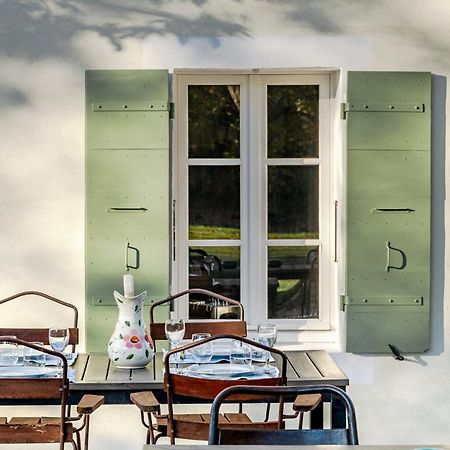 Montjoia Bed & Breakfast ลีล-ซูร์-ลา-ซอร์ก ภายนอก รูปภาพ