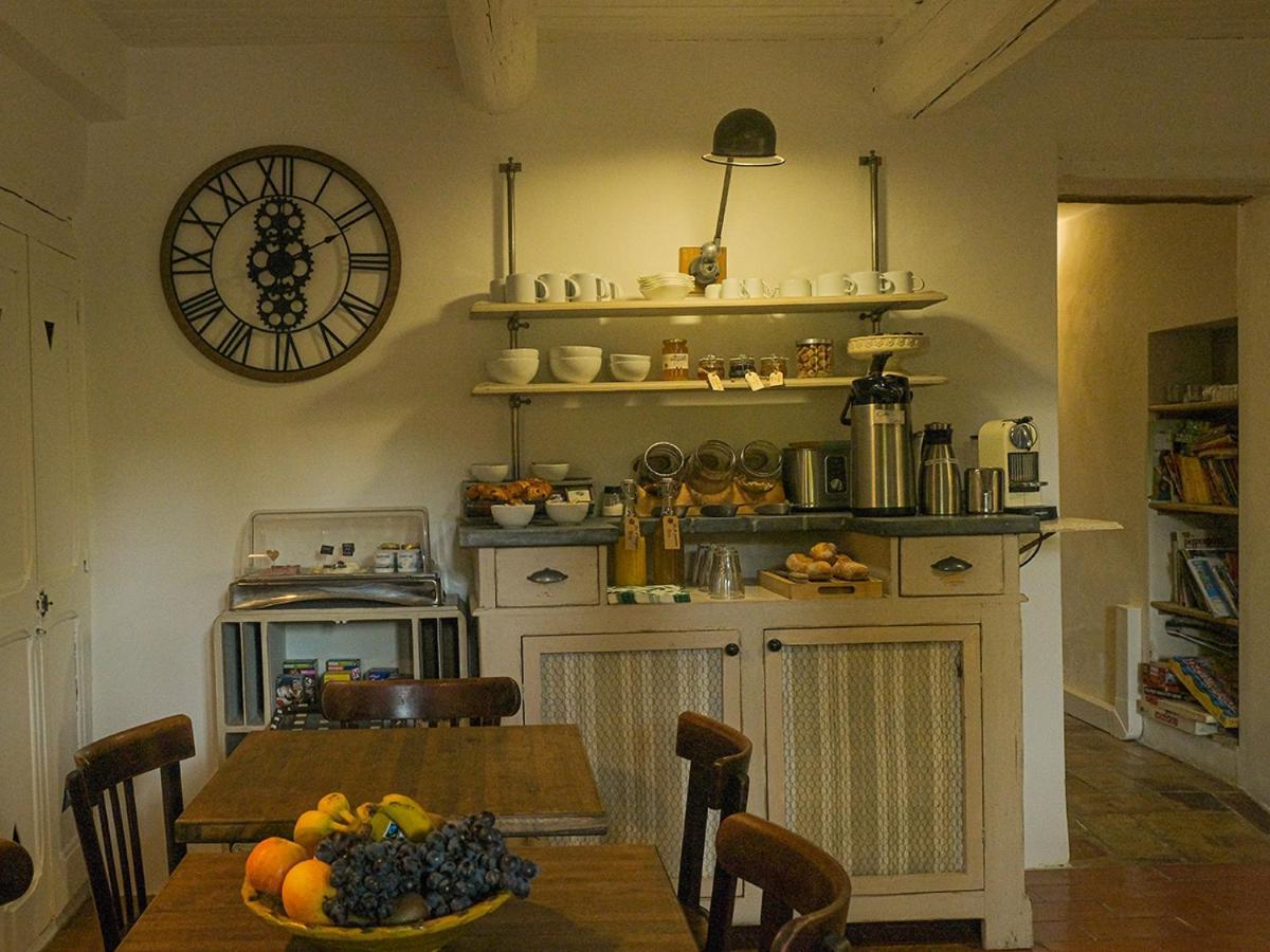 Montjoia Bed & Breakfast ลีล-ซูร์-ลา-ซอร์ก ภายนอก รูปภาพ