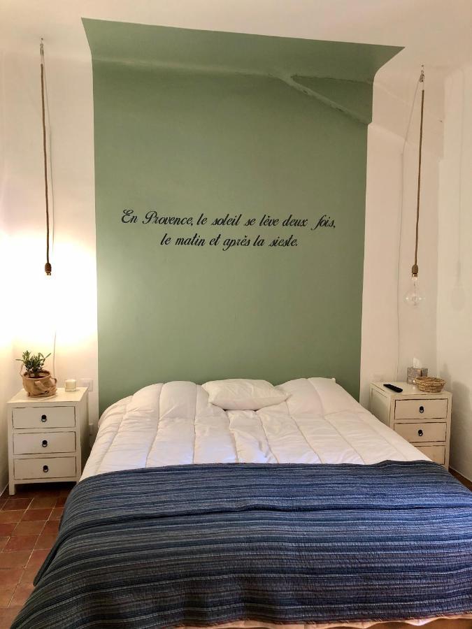 Montjoia Bed & Breakfast ลีล-ซูร์-ลา-ซอร์ก ภายนอก รูปภาพ