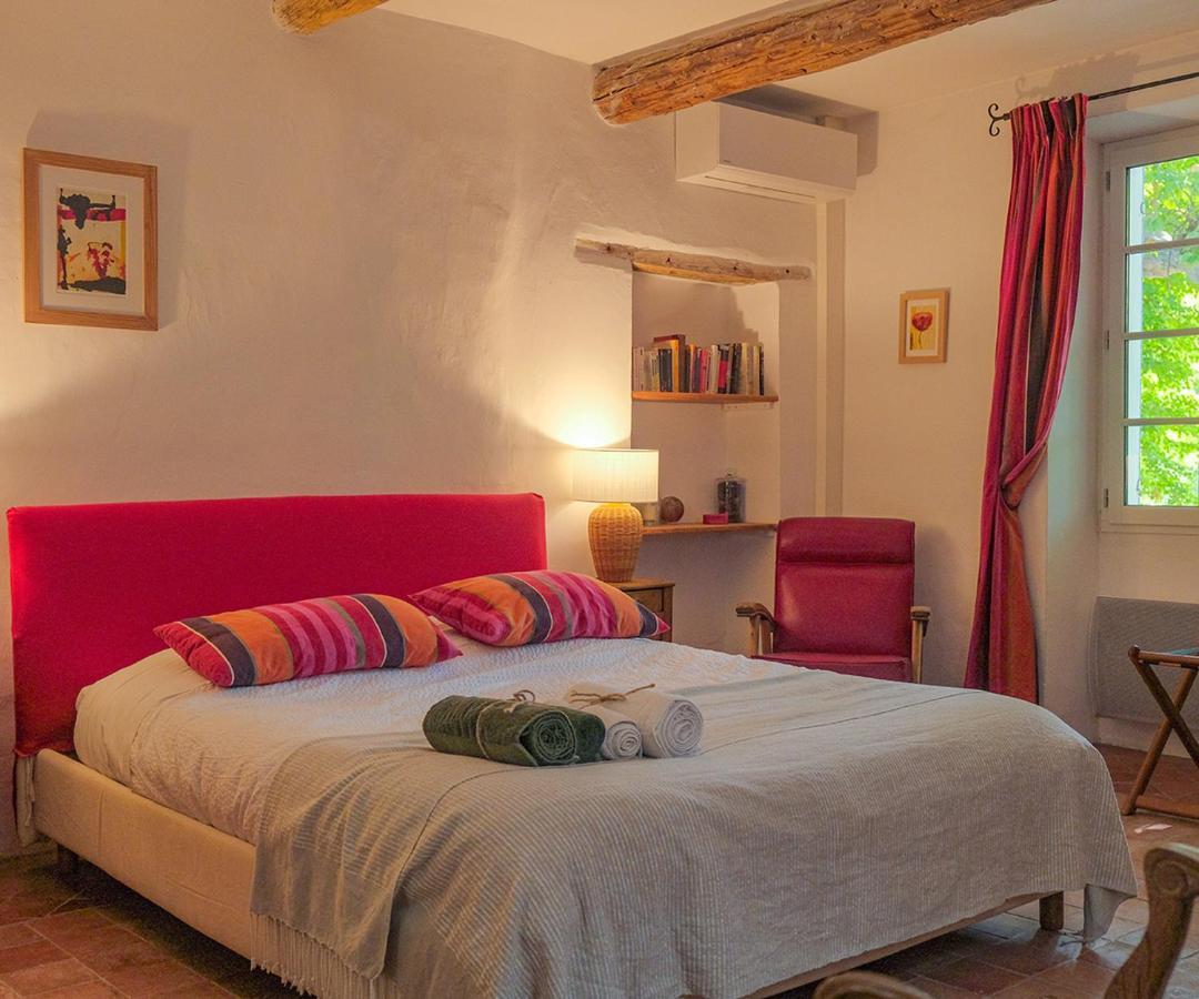 Montjoia Bed & Breakfast ลีล-ซูร์-ลา-ซอร์ก ภายนอก รูปภาพ