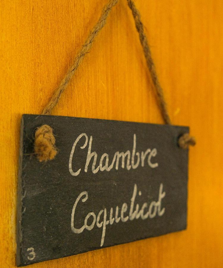 Montjoia Bed & Breakfast ลีล-ซูร์-ลา-ซอร์ก ภายนอก รูปภาพ