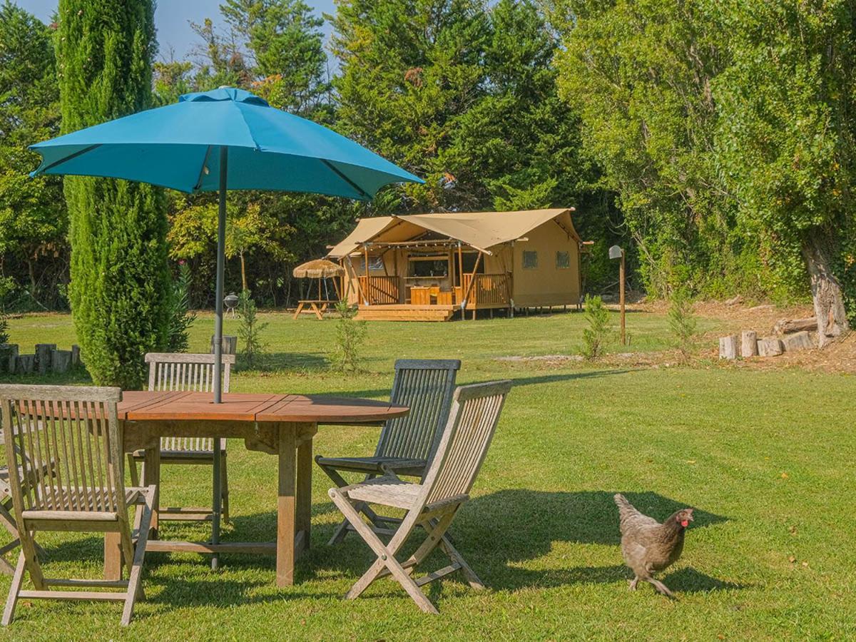 Montjoia Bed & Breakfast ลีล-ซูร์-ลา-ซอร์ก ภายนอก รูปภาพ
