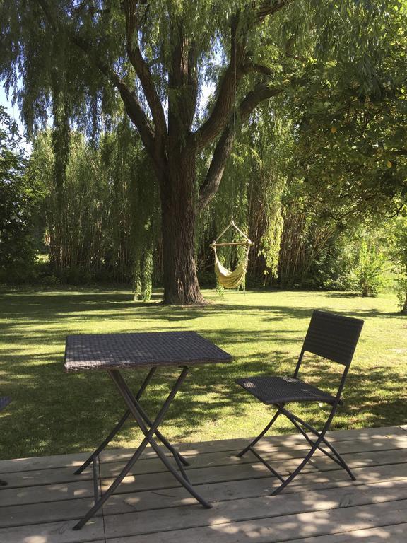 Montjoia Bed & Breakfast ลีล-ซูร์-ลา-ซอร์ก ภายนอก รูปภาพ